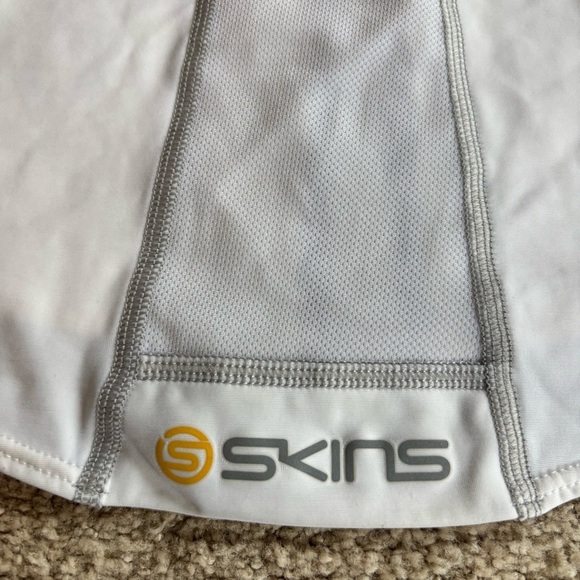 Skins Women’s Compression Long Sleeved Top - size S - Picture 8 of 8